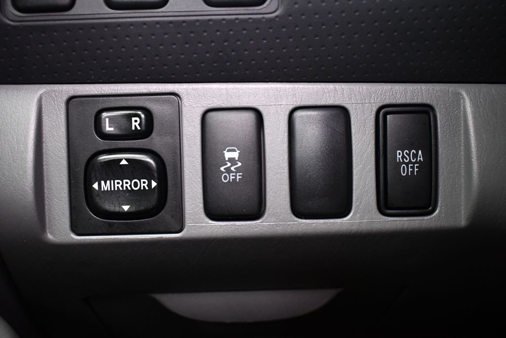 Used 2015 Super White Toyota Base image 17