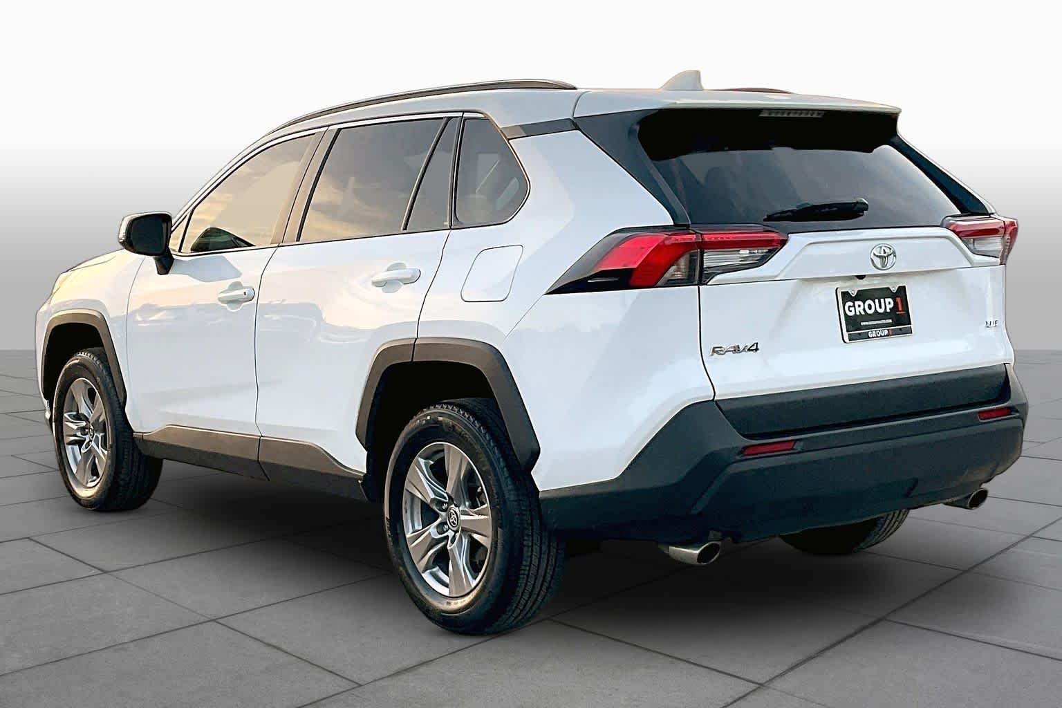 Used 2025 Ice Cap Toyota XLE image 12