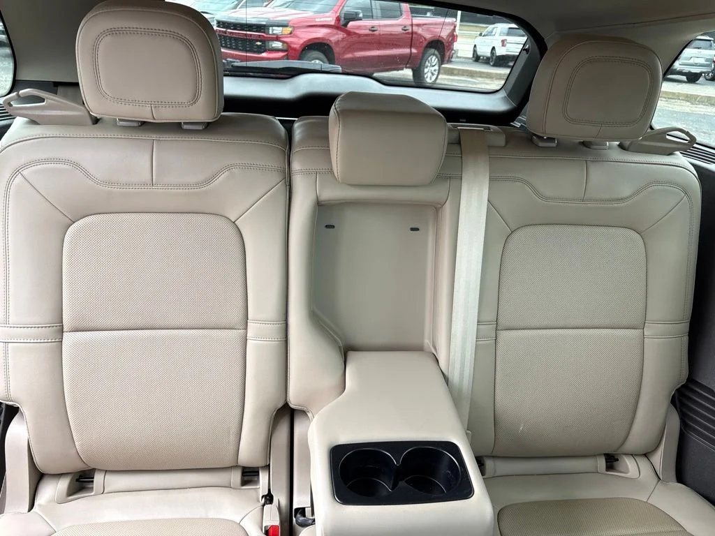 Used 2022 Red Lincoln Standard image 9