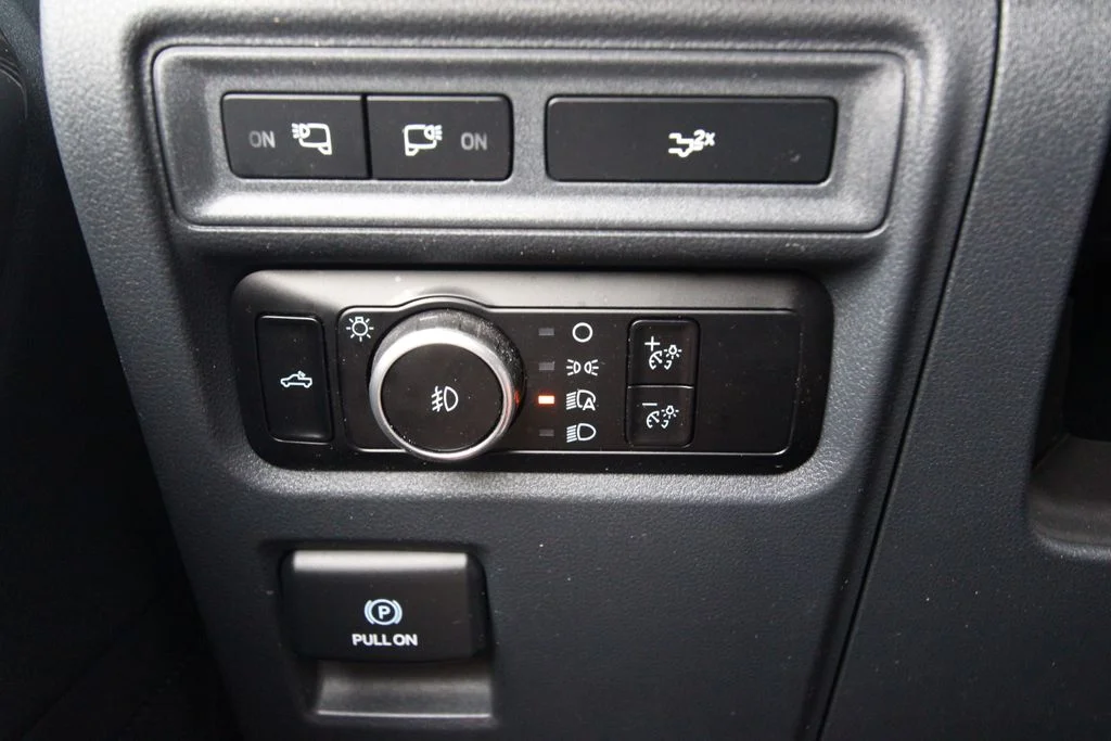 Used 2023 Oxford White Ford XLT image 24