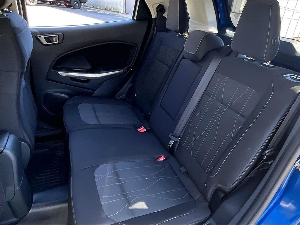Used 2022 Lightning Blue Metallic Ford SE image 15