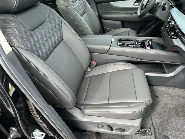 New 2026 Black Nissan Platinum image 28