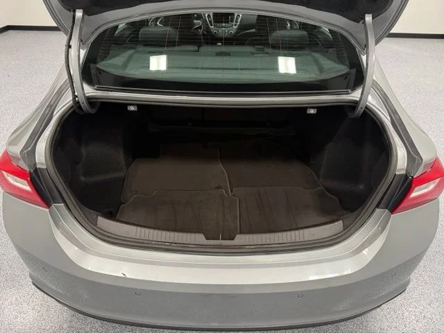 Used 2025 Gray Chevrolet LT image 34