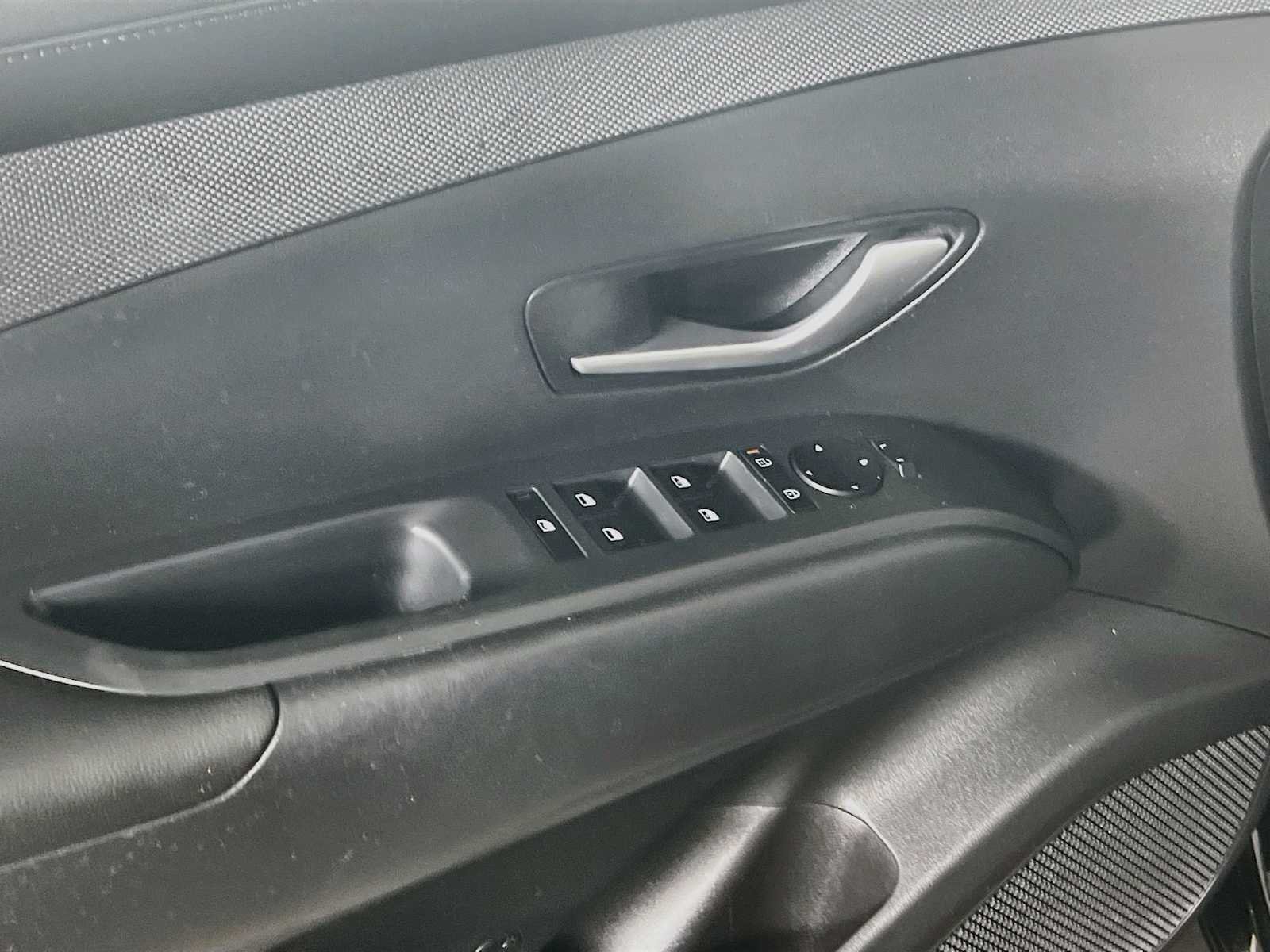 Certified Used 2025 Phantom Black Hyundai SEL image 18