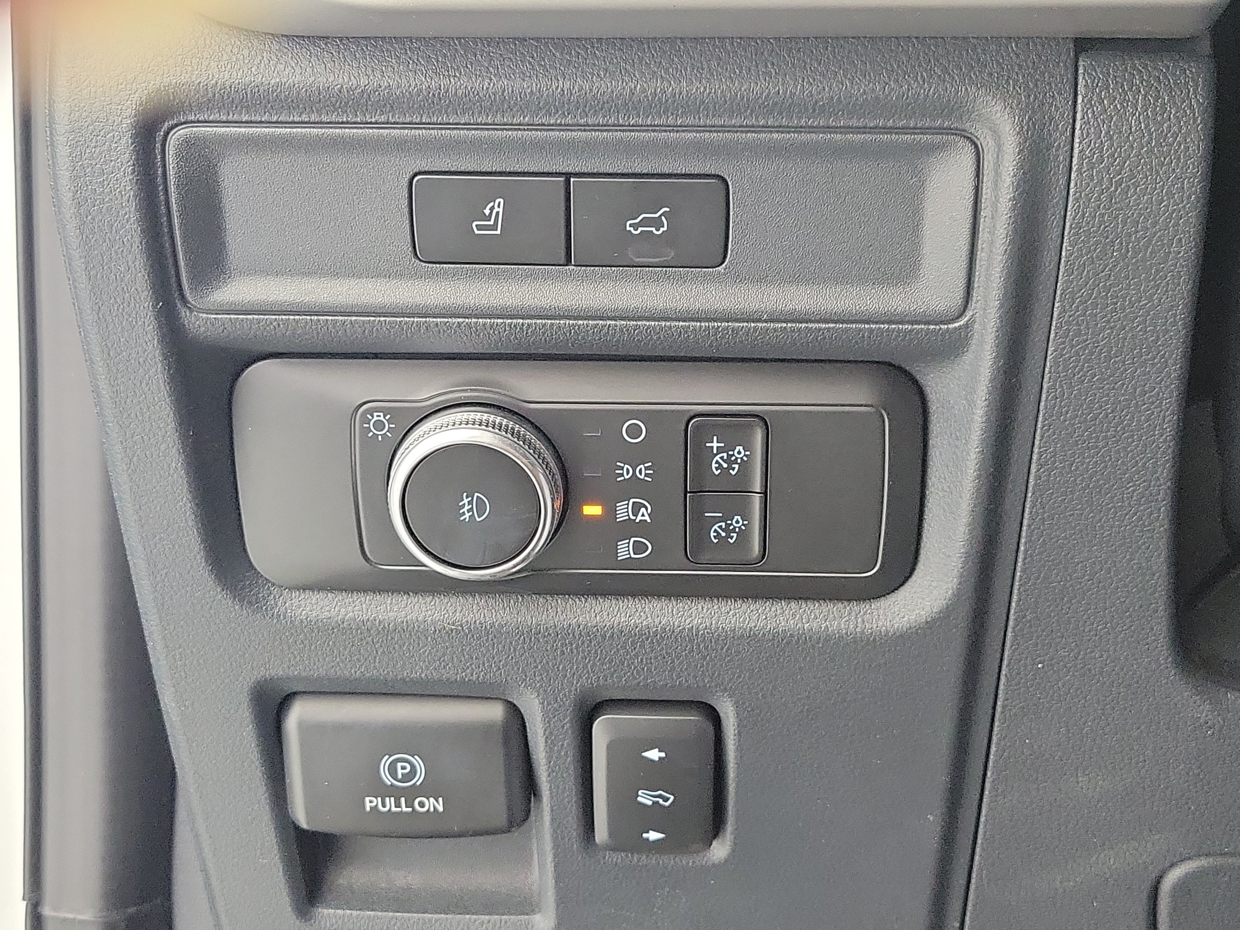 Used 2022 White Metallic Ford XLT image 32