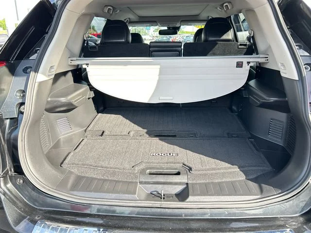 Used 2018 Magnetic Black Nissan SL image 6