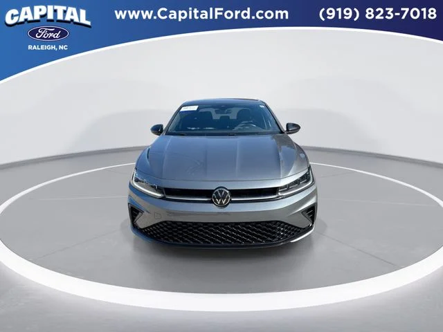 Used 2025 Gray Volkswagen 1.5T Sport image 3