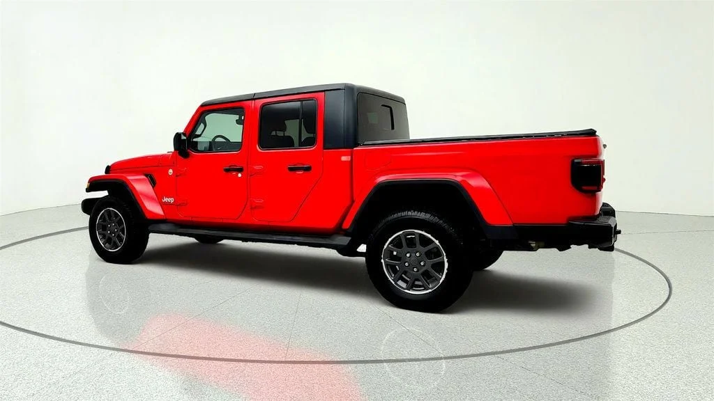 Used 2020 Firecracker Red Clearcoat Jeep Overland 4x4 w/ Leather, Nav & Sound, Trailer Tow Pkg image 8