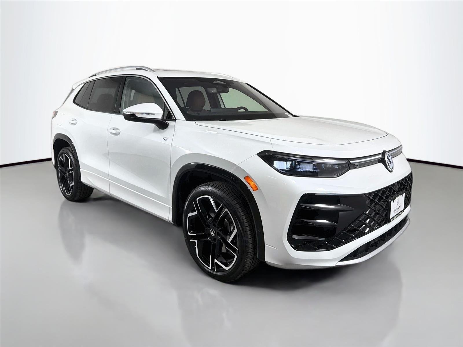 New 2026 Opal White Pearl Volkswagen SEL R-Line Turbo image 3