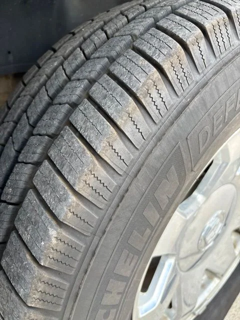 1GYEK63N44R238214