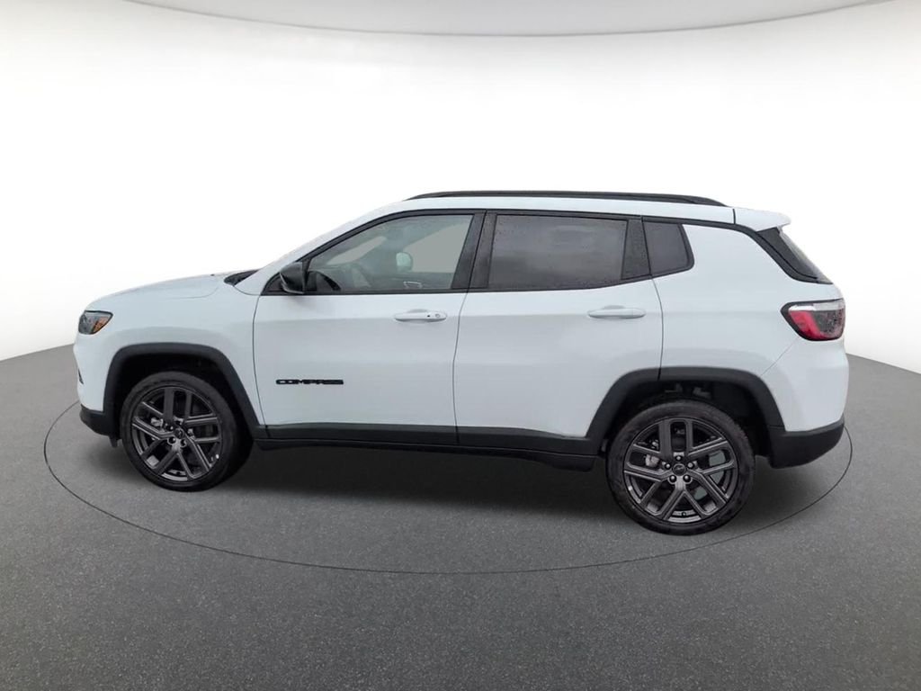 New 2026 White Jeep Latitude image 13