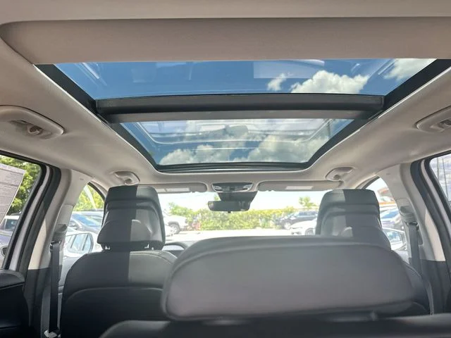 New 2026 Glacial White Pearl Kia EX image 18