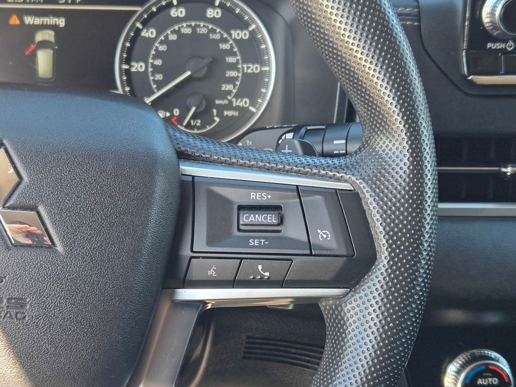 2024 Mitsubishi Outlander ES - Photo 35