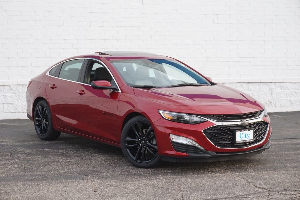 Used 2022 Red Chevrolet LT image 3