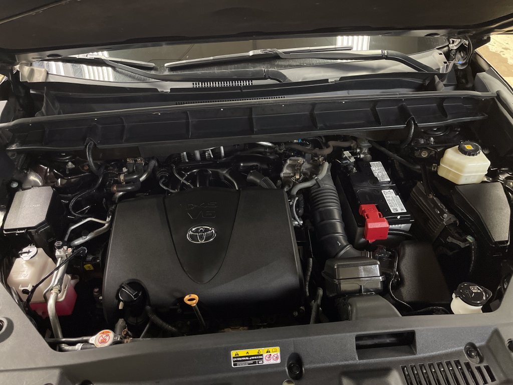 Used 2021 Brown Toyota XLE image 9