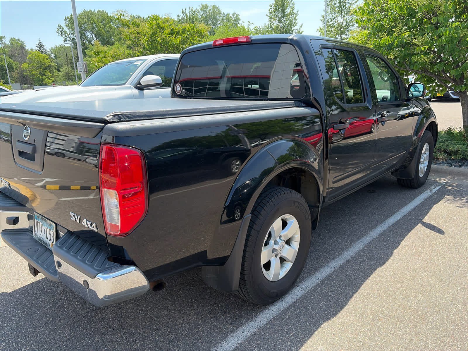 Used 2013 Super Black Nissan SV image 4