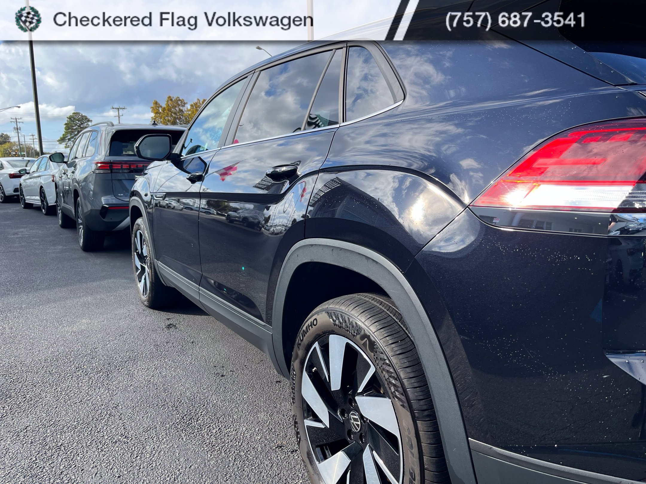 Used 2025 Deep Black Pearl Volkswagen 2.0T SE w/Technology image 8