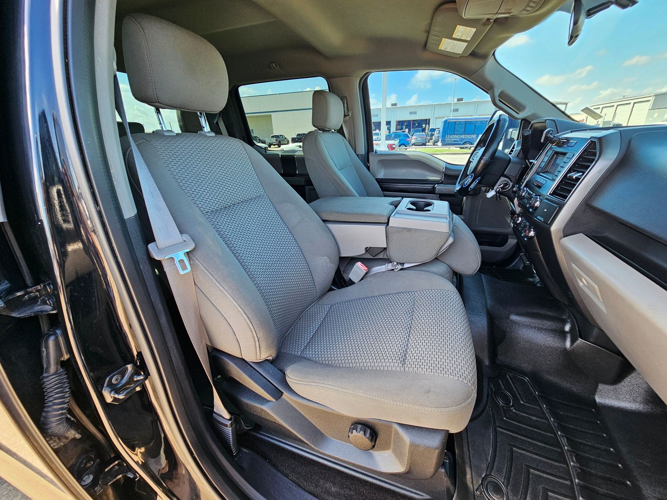 Used 2018 Shadow Black Ford XLT image 26
