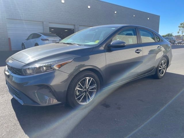 Used 2023 Gray Kia LXS image 3