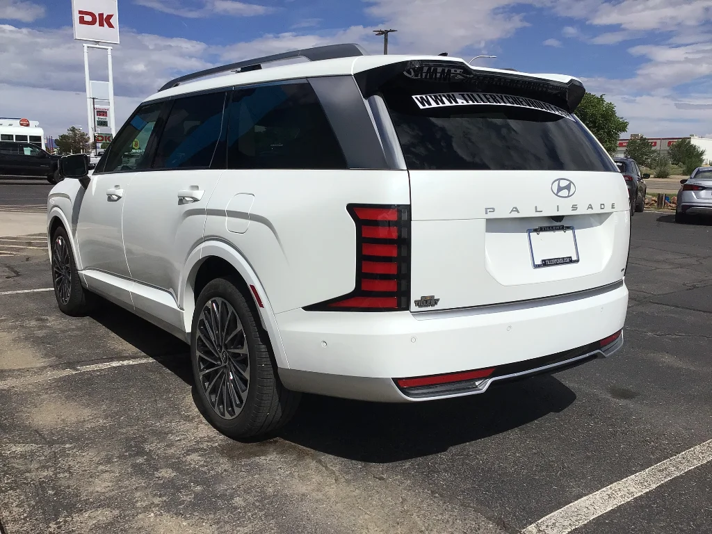 Used 2026 Creamy White Pearl Hyundai Calligraphy image 4