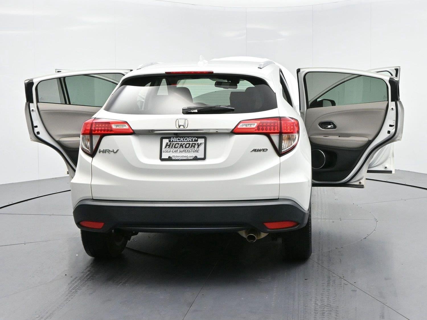 Used 2022 Platinum White Pearl Honda EX-L image 36