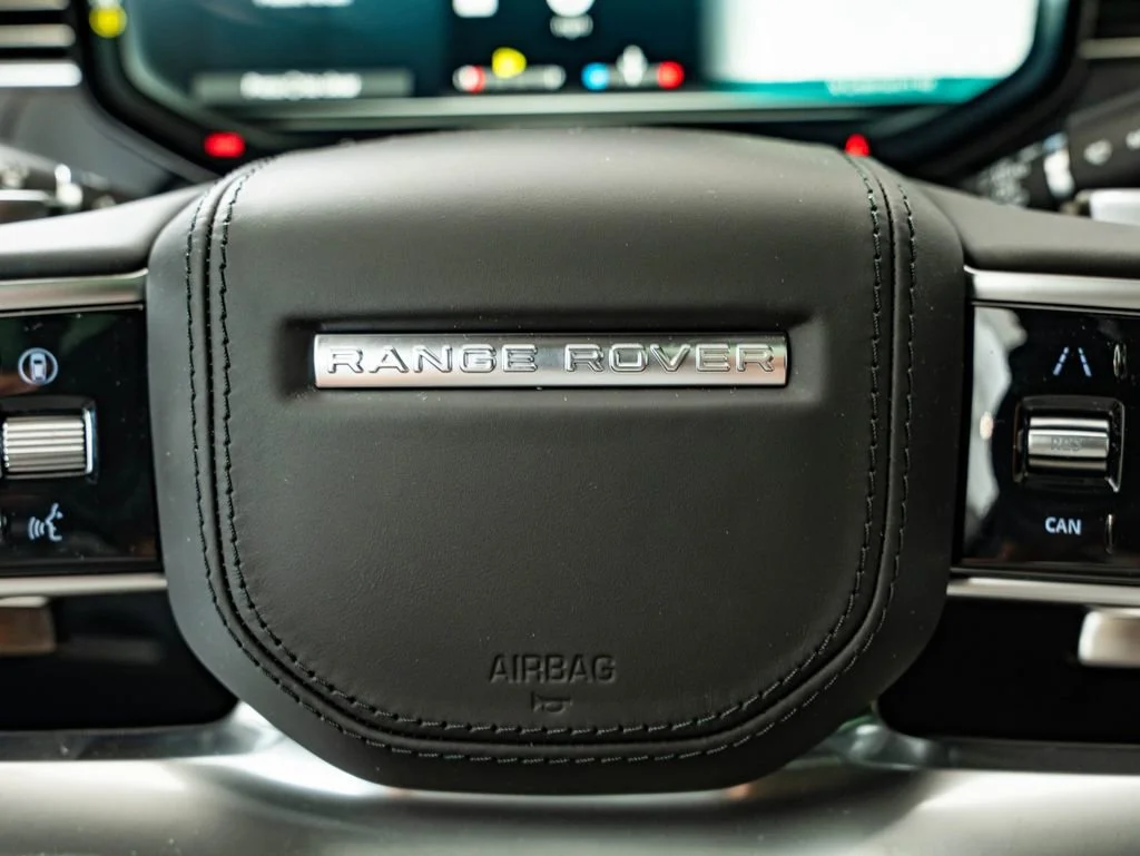 New 2026 Santorini Black Land Rover SE image 28