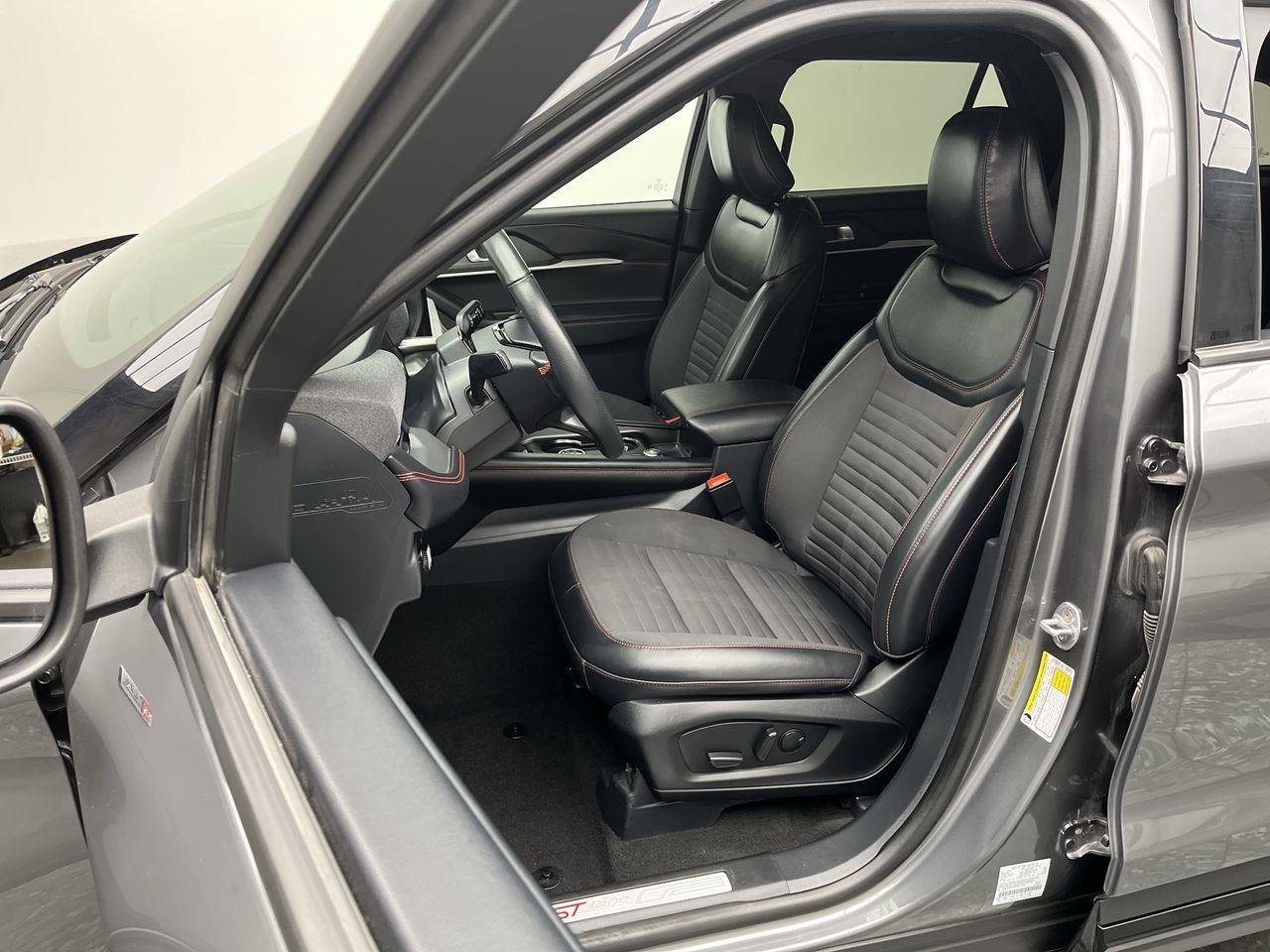 Used 2025 Carbonized Gray Ford ST-Line image 10