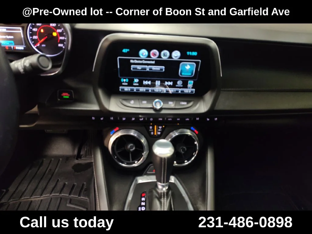 Used 2016  Chevrolet 2LT image 19