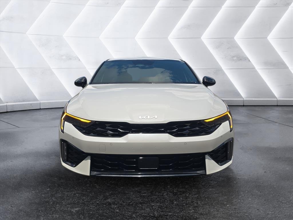 Used 2025 White Kia GT-Line image 8