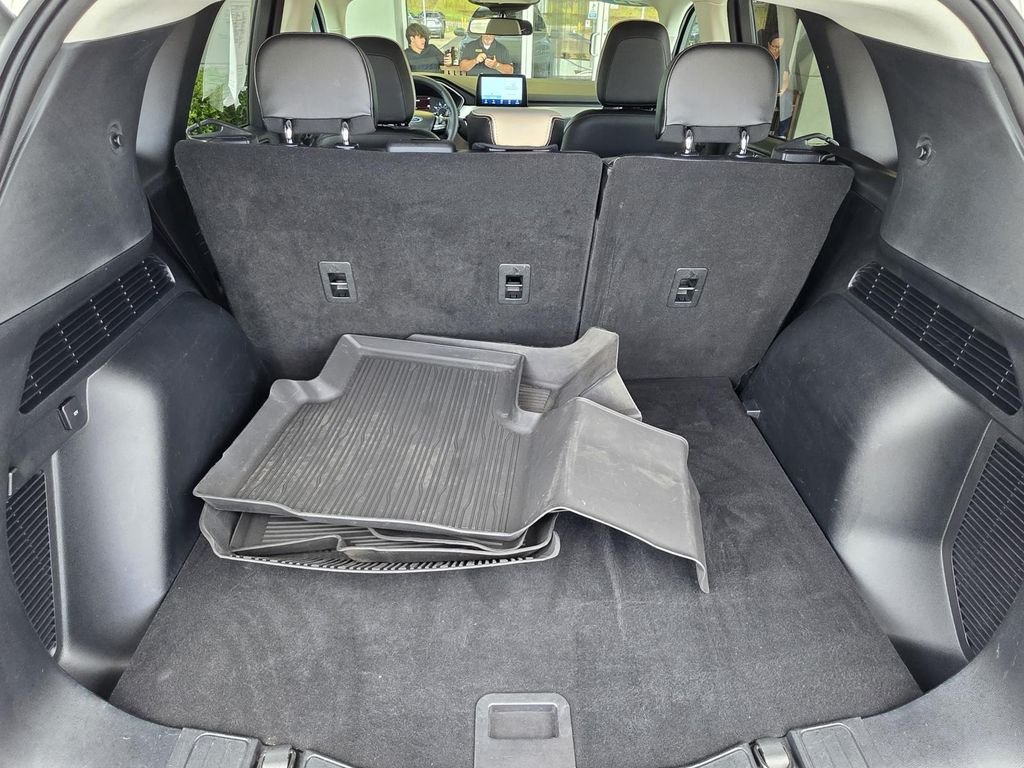 Used 2022 White Ford SEL image 14