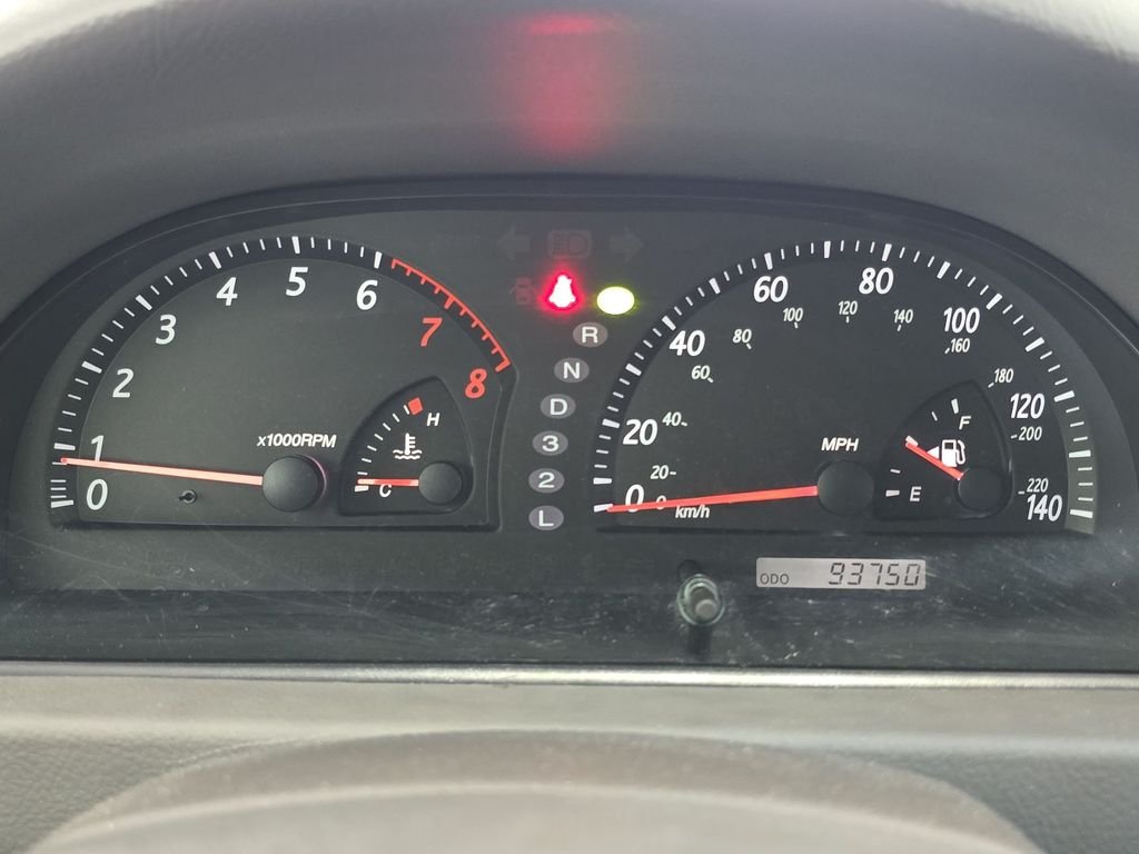 Used 2004  Toyota XLE image 16