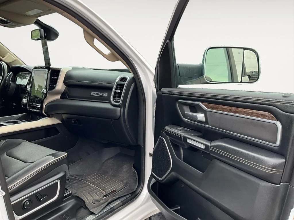 Used 2020 Ivory White Tri-Coat Pearlcoat Ram Laramie image 9