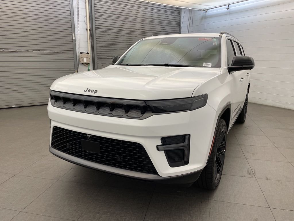 New 2026 Bright White Clear-Coat Exterior Paint Jeep Limited Reserve image 8