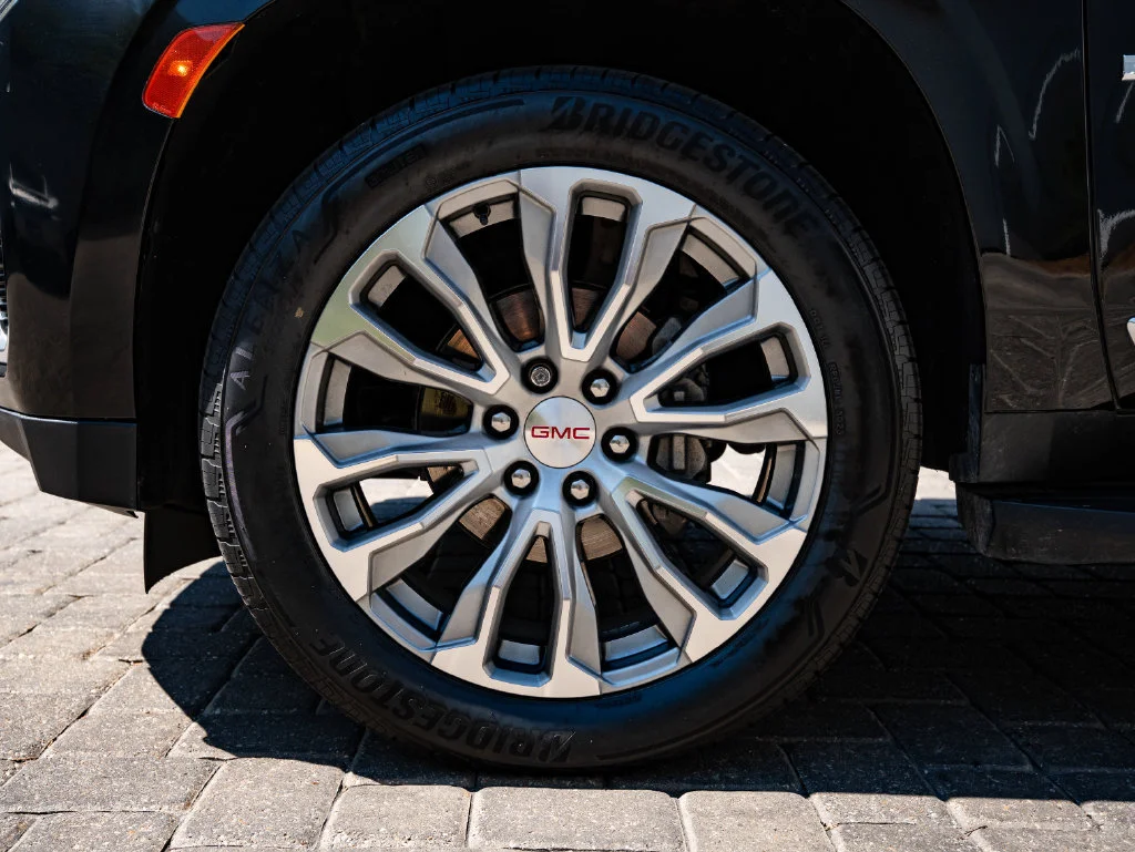 Used 2021 Onyx Black GMC Denali image 13