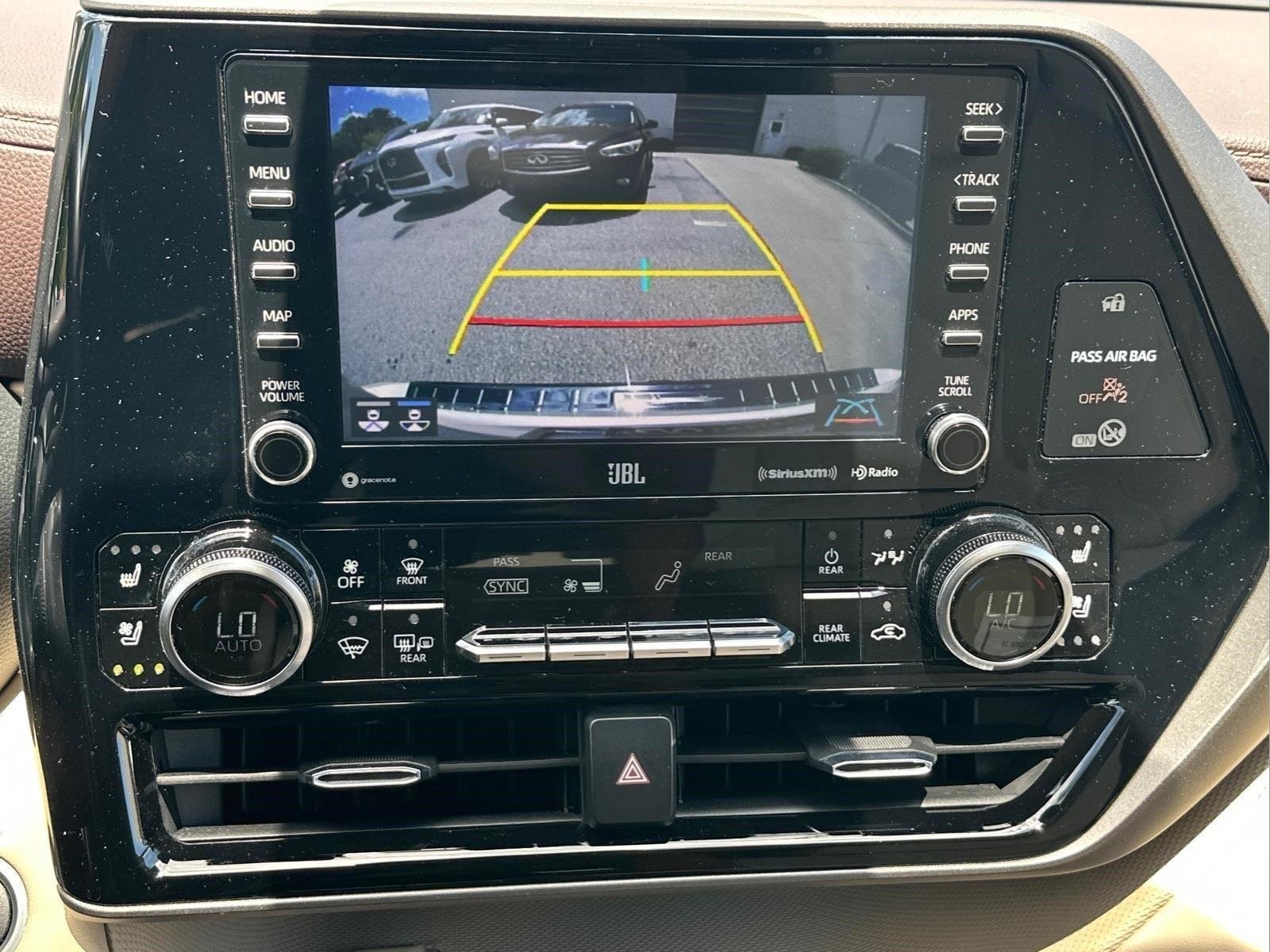 Used 2020  TOYOTA  image 28
