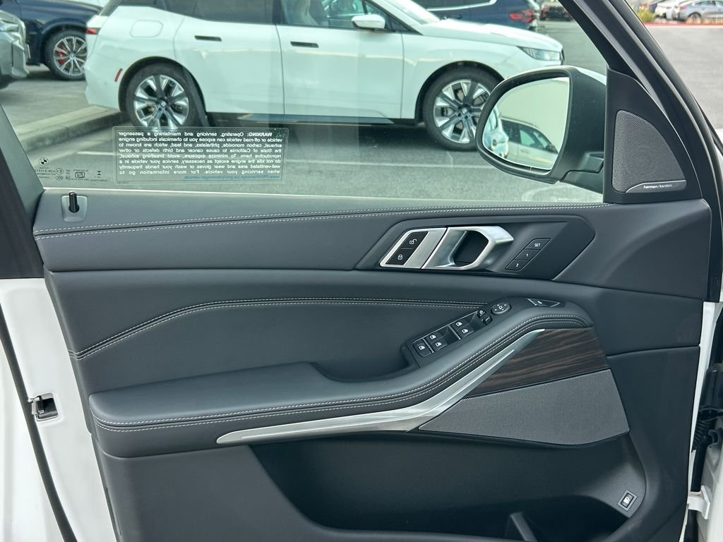 2026 BMW X5 50e - Photo 11