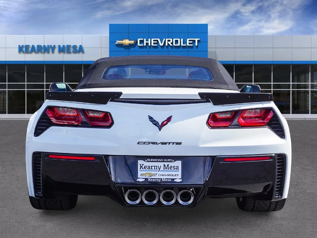 Used 2018 White Chevrolet Grand Sport image 5