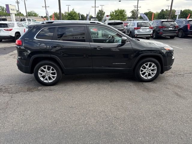 Used 2015 Black Jeep Latitude image 3