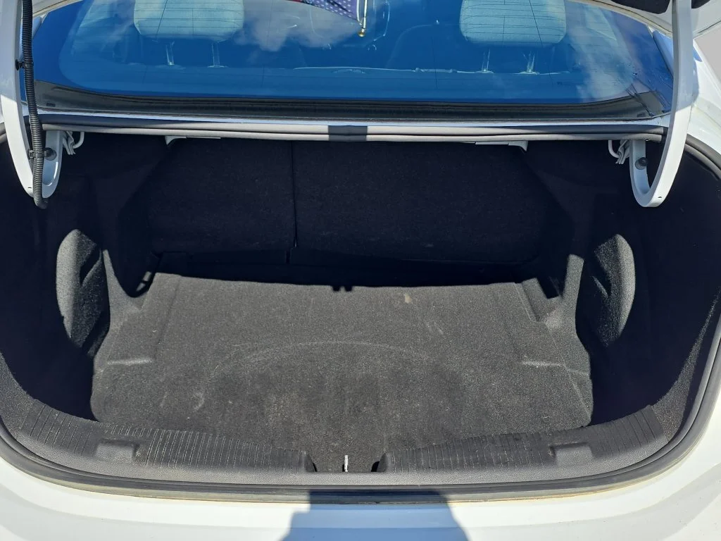 Used 2019 SUMMIT WHITE Chevrolet LT image 13