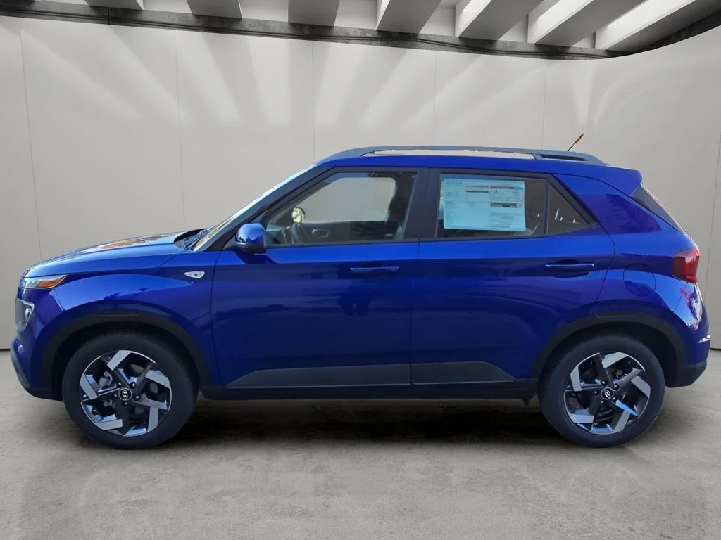 Used 2025 Intense Blue Hyundai SEL image 2