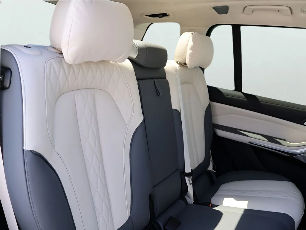 2025 BMW X7 M60i - Photo 14