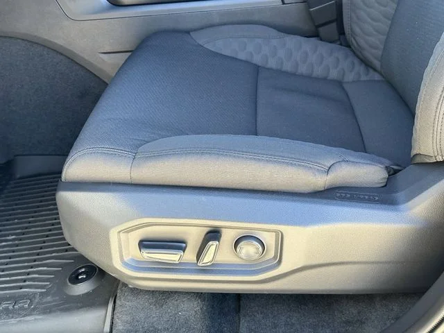 2026 Toyota Tundra SR5 - Photo 24