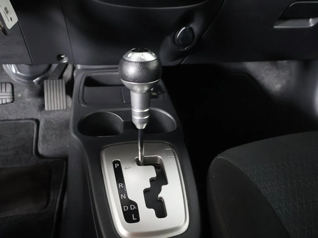 Used 2024 Black Mitsubishi ES image 39