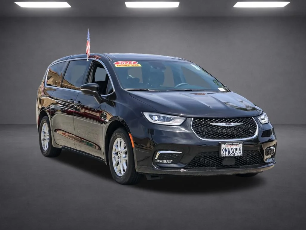 Used 2024 Black Chrysler Touring image 2