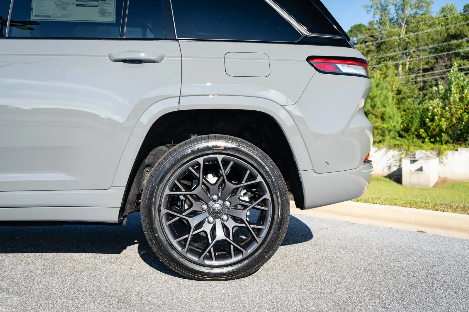New 2027 Sting-Gray Clear-Coat Paint Jeep Summit image 13