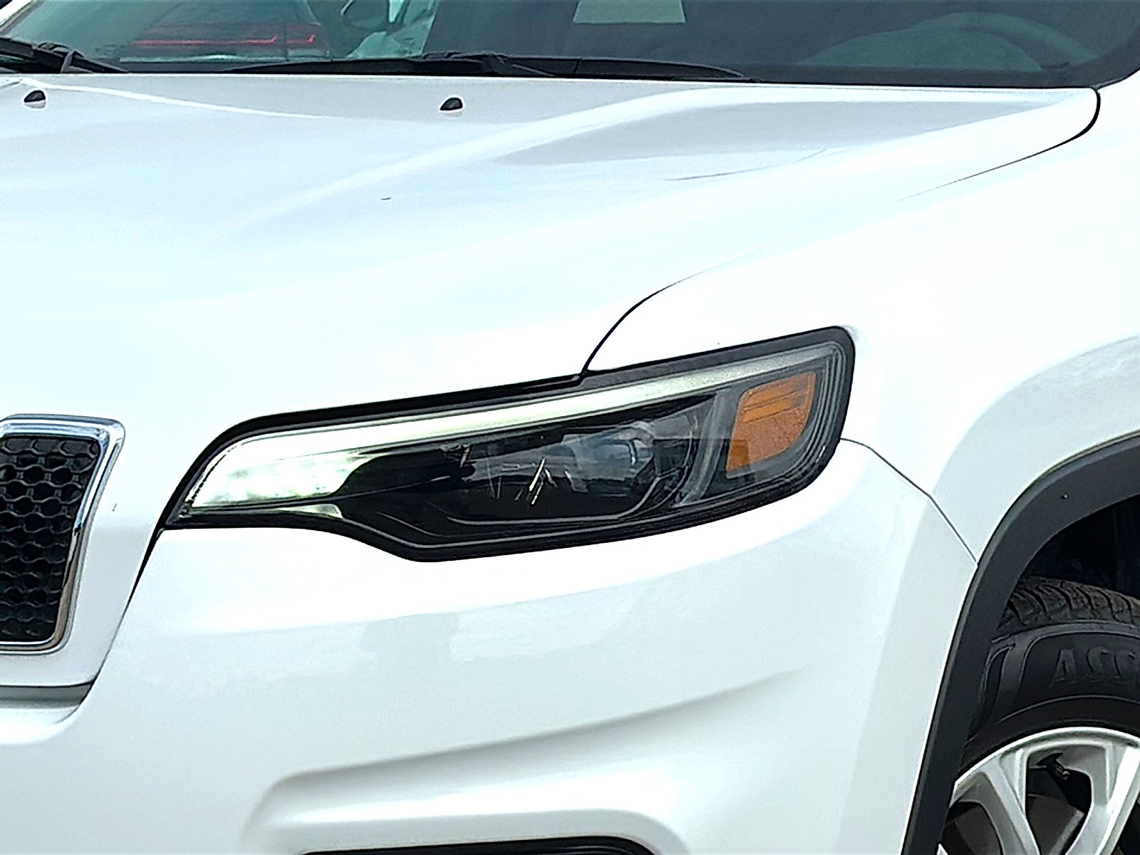 Used 2022 WHITE Jeep Latitude Lux 4x4 image 4
