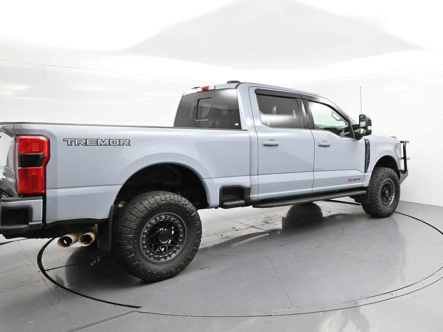 Used 2024 Glacier Gray Metallic Tri-coat Ford XL image 7