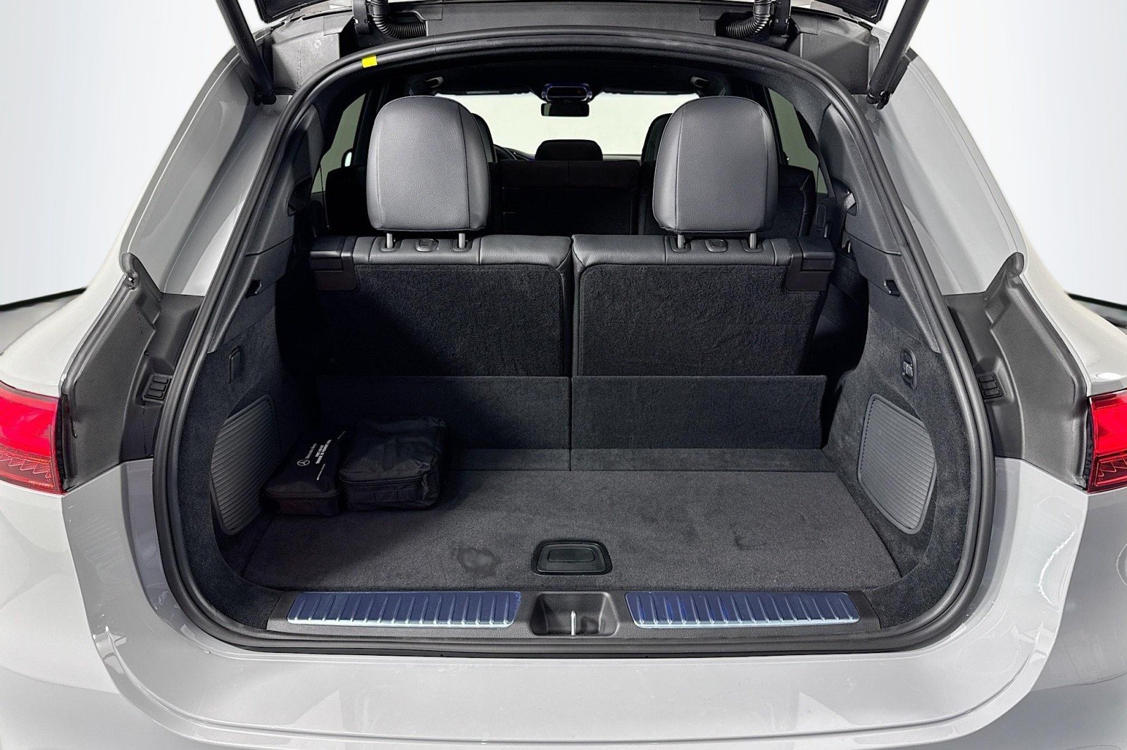 New 2026 MANUFAKTUR Alpine Grey Mercedes-Benz EQS 400 4MATIC® SUV image 22