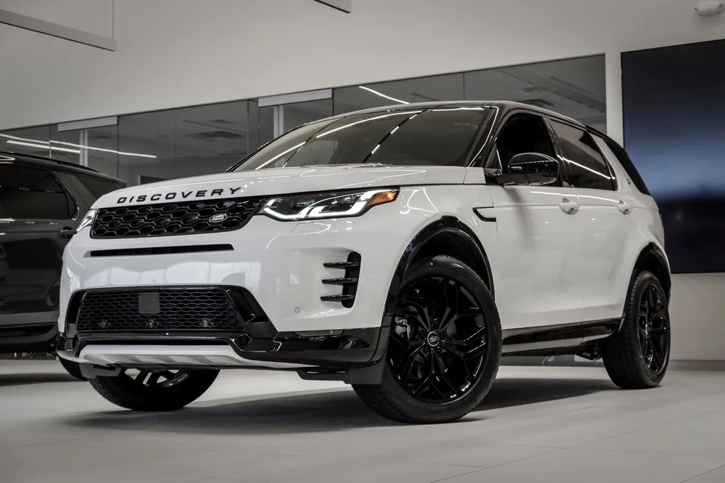 2026 Land Rover Discovery Sport 2.0 Landmark Edition's photo