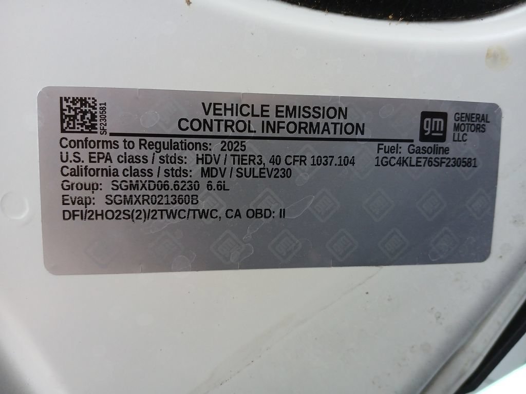 Certified Used 2025 Summit White Chevrolet WT image 35